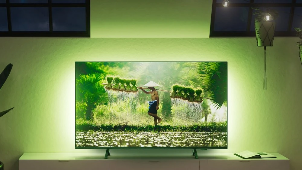 Philips 65PUS8319/12 75" | Ultra HD 4K LED Smart TV met Ambilight | Titan OS + Wifi | HDR10+ voor Haarscherpe Beelden | Sfeervolle Kijkervaring | 60Hz - Afbeelding 3